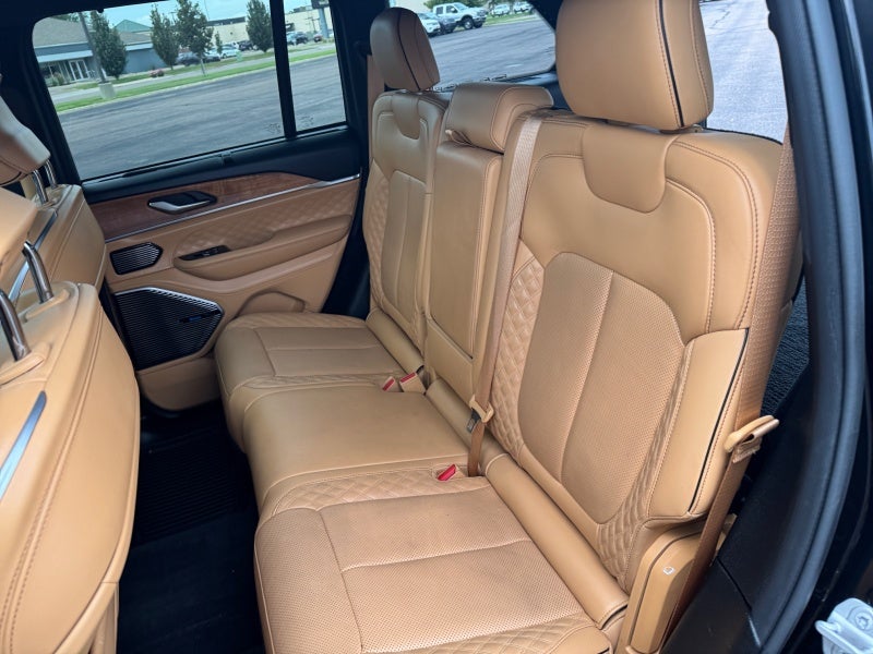 2022 Jeep Grand Cherokee Summit Reserve