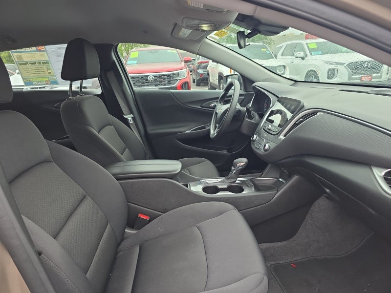 2025 Chevrolet Malibu 1LT - Photo 12