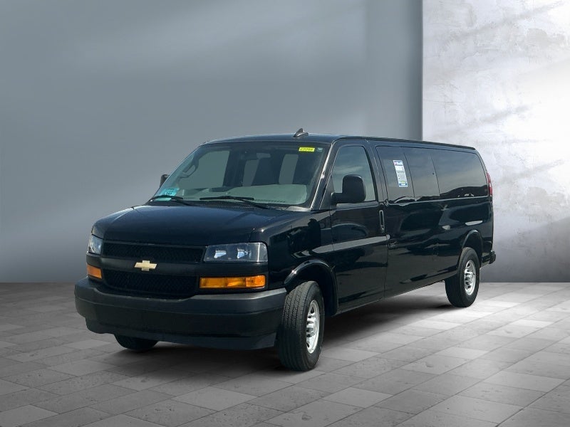 2025 Chevrolet Express 3500 LS Extended's photo