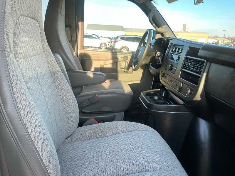 2024 Chevrolet Express Passenger LT