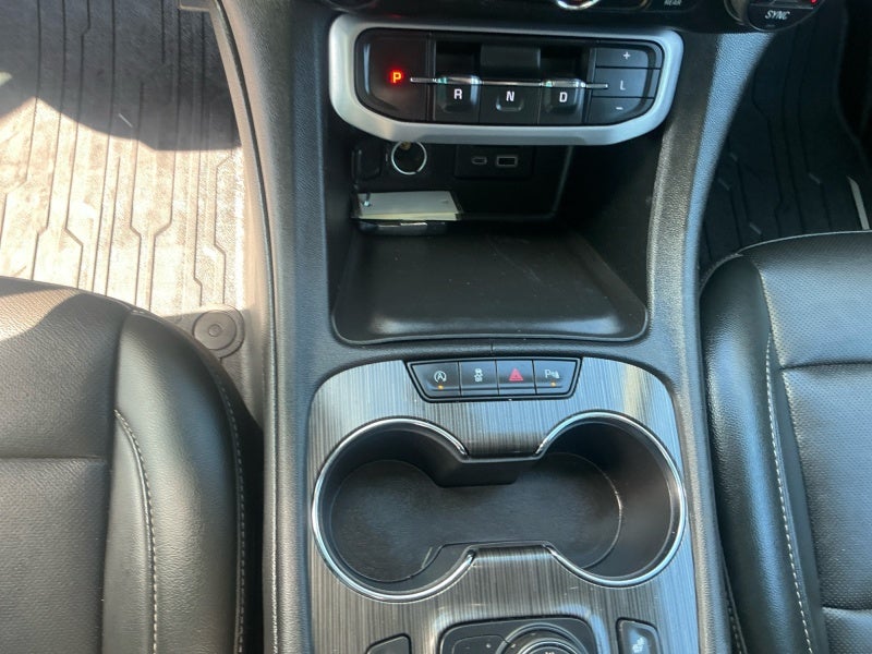 2021 GMC Acadia SLT
