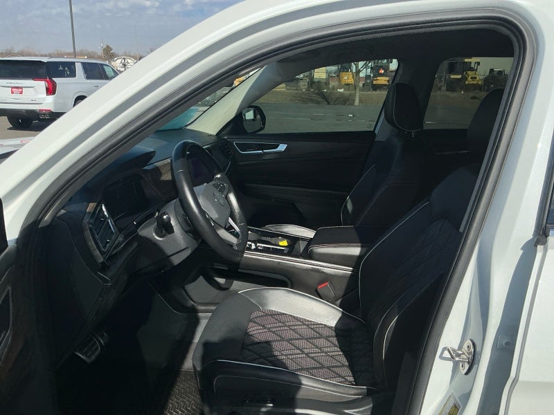 2024 Volkswagen Atlas 2.0T SEL Premium R-Line