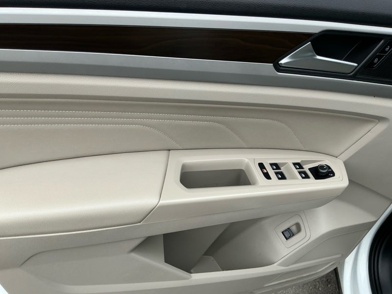 2023 Volkswagen Atlas 2.0T SE w/Technology