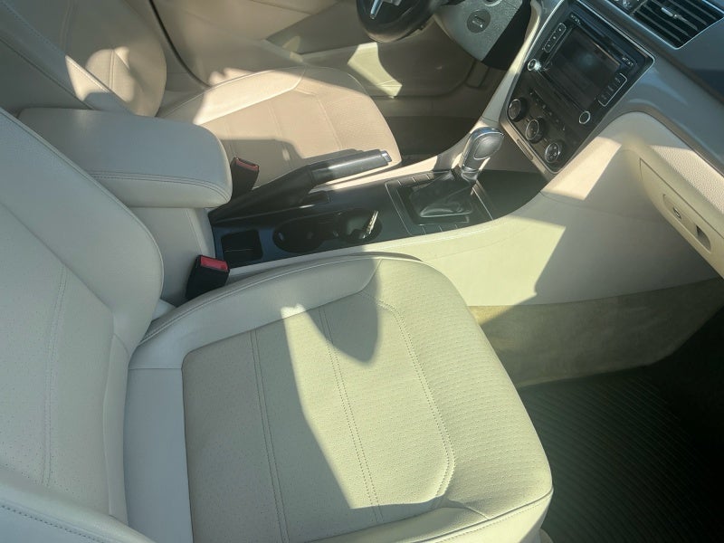 2015 Volkswagen Passat Limited Edition - Photo 19