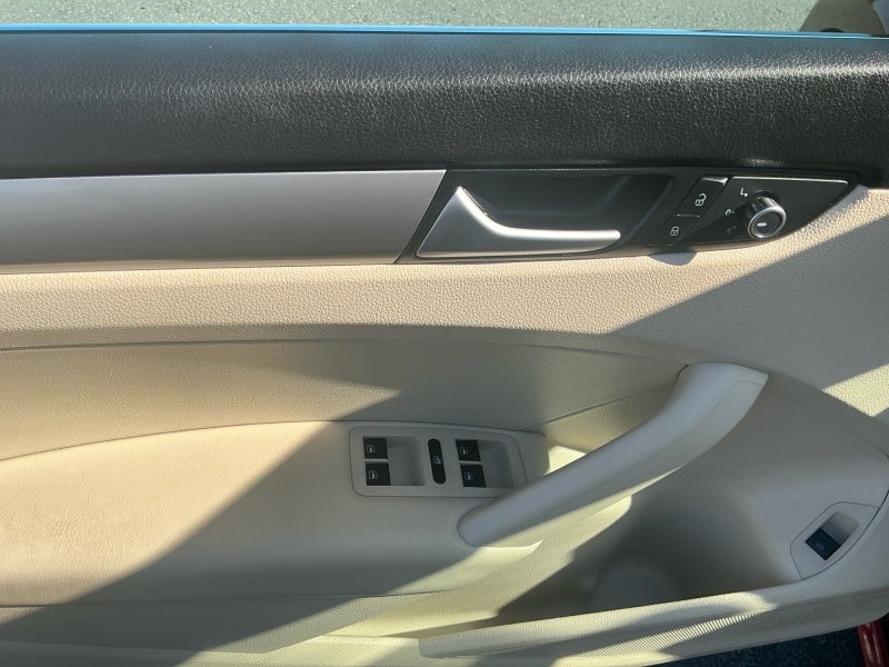 2015 Volkswagen Passat Limited Edition - Photo 9