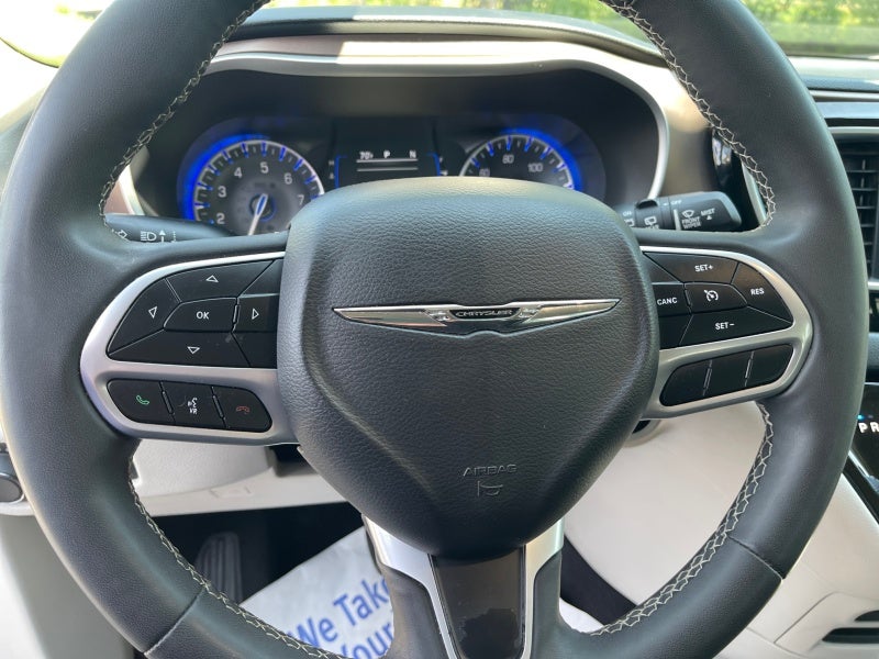 2022 Chrysler Voyager LX