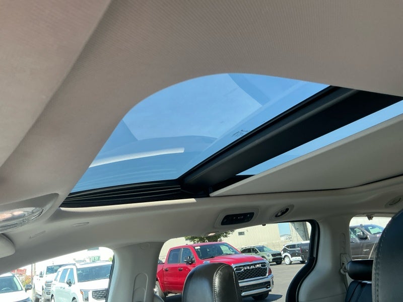 2019 Chrysler Pacifica Limited - Photo 15