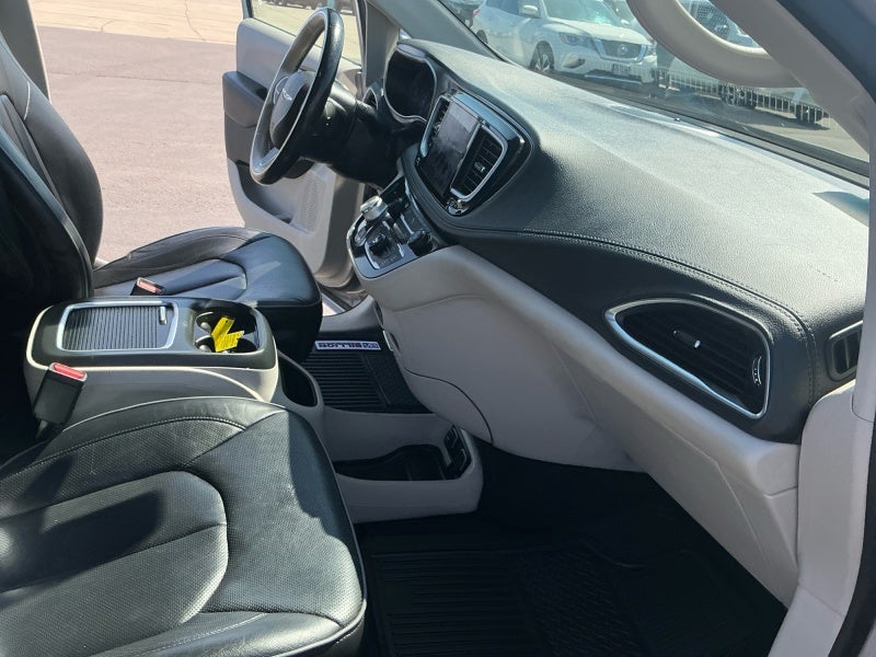 2019 Chrysler Pacifica Limited - Photo 20