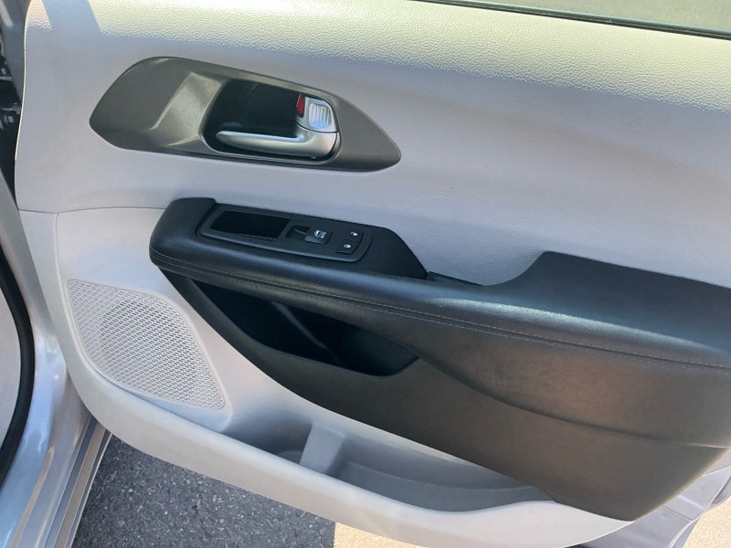2019 Chrysler Pacifica Limited - Photo 21