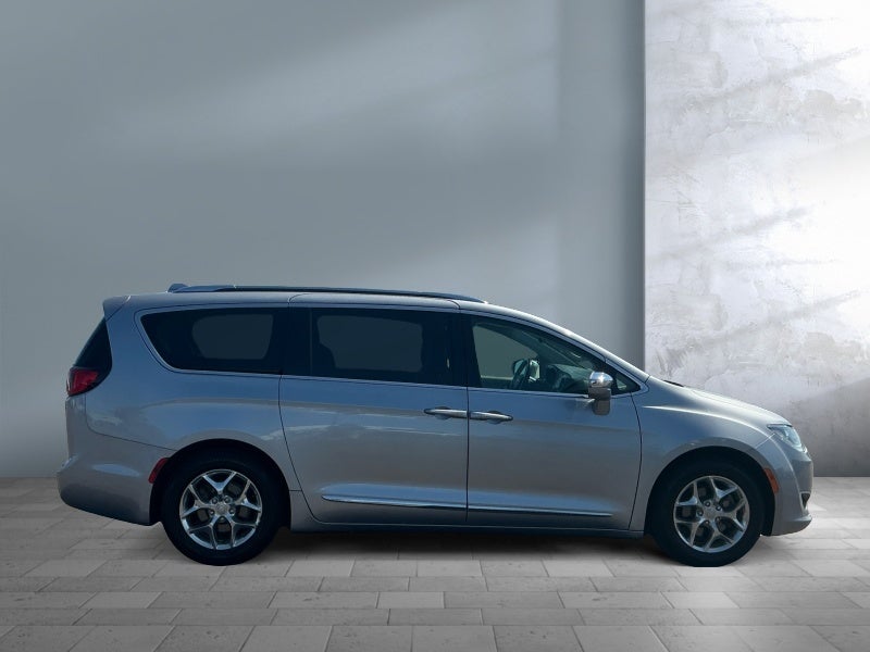 2019 Chrysler Pacifica Limited - Photo 7