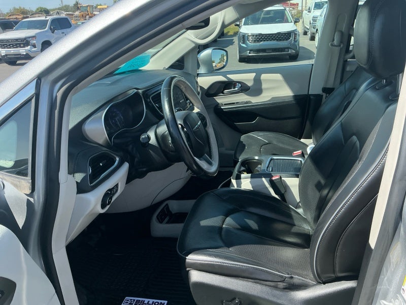2019 Chrysler Pacifica Limited - Photo 9