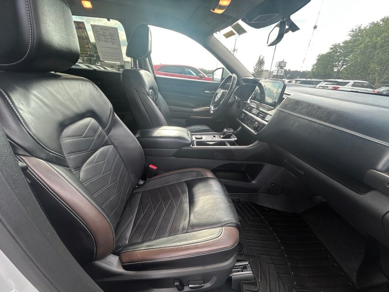 2022 Nissan Pathfinder Platinum