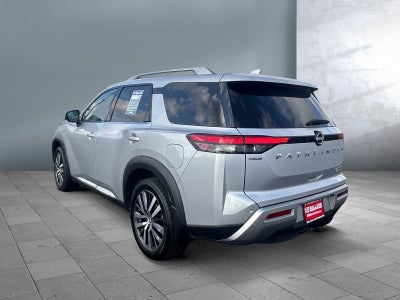 2022 Nissan Pathfinder Platinum