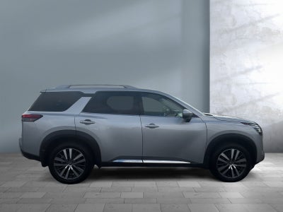 2022 Nissan Pathfinder Platinum