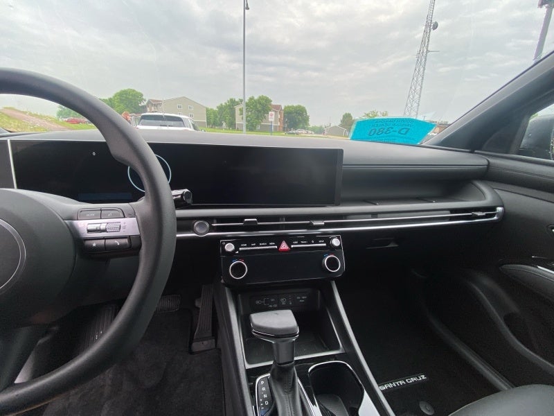 2025 Hyundai SANTA CRUZ SEL Activity