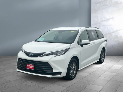2023 Toyota Sienna LE
