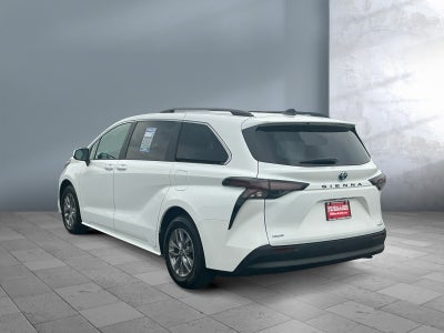 2023 Toyota Sienna LE