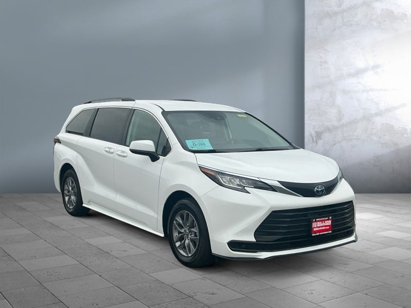 2023 Toyota Sienna LE