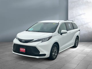 2023 Toyota Sienna LE