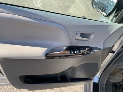 2018 Toyota Sienna XLE
