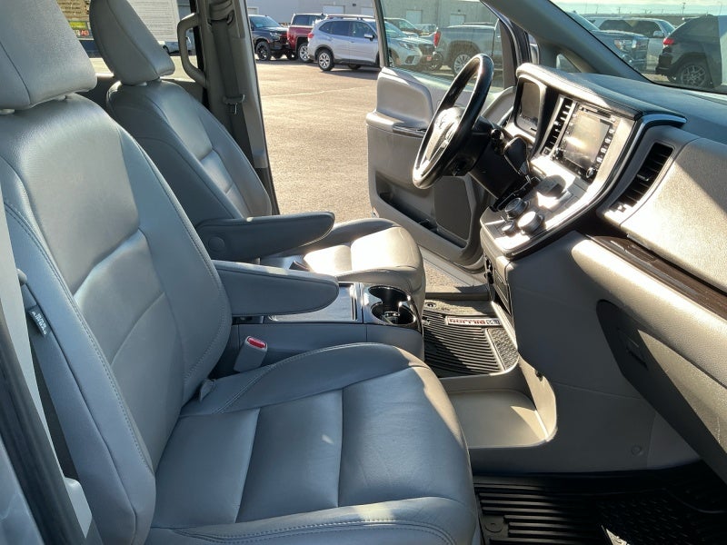 2018 Toyota Sienna XLE
