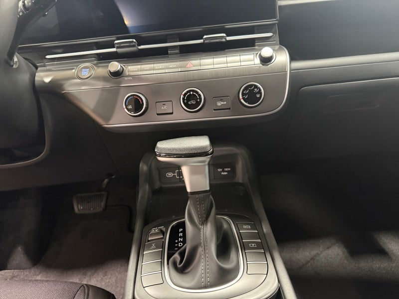 2027 Hyundai KONA SE