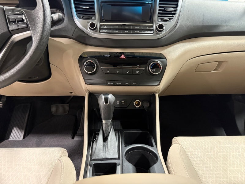 2016 Hyundai TUCSON SE