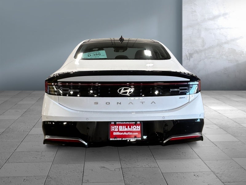 2027 Hyundai SONATA HYBRID Limited