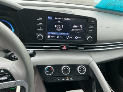 2024 Hyundai ELANTRA SE