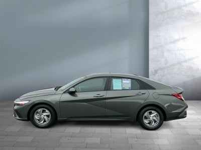 2024 Hyundai ELANTRA SE