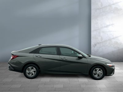 2024 Hyundai ELANTRA SE