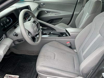 2024 Hyundai ELANTRA SE