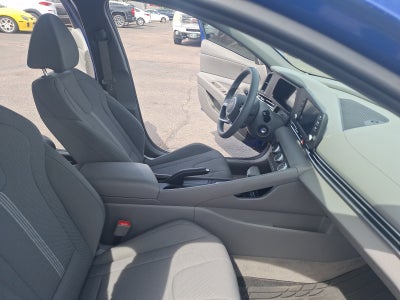 2025 Hyundai ELANTRA SE