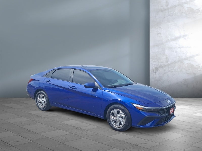 2025 Hyundai ELANTRA SE
