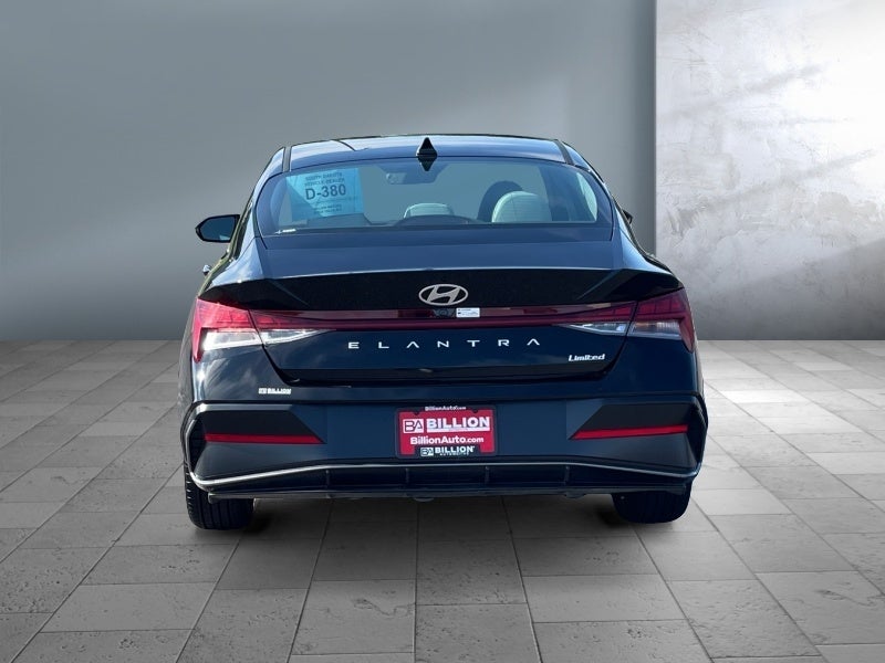 2025 Hyundai ELANTRA Limited